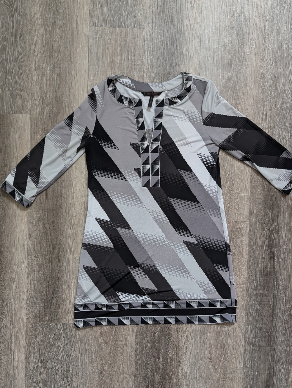 BCBG Max Azria Dress Womens Small Gray Black Geometric Print 3/4 Sleeve Stretch